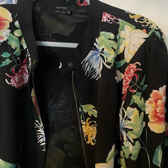VERTIGO FLORAL JACKET - Picture 4 of 5